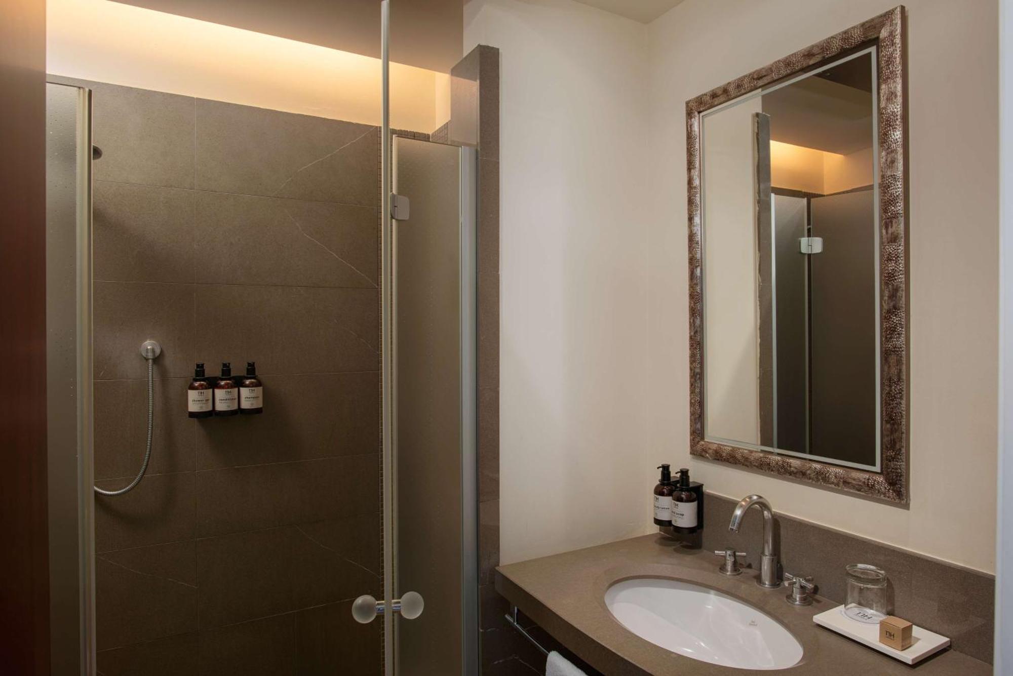 Hotel NH Bergamo Esterno foto