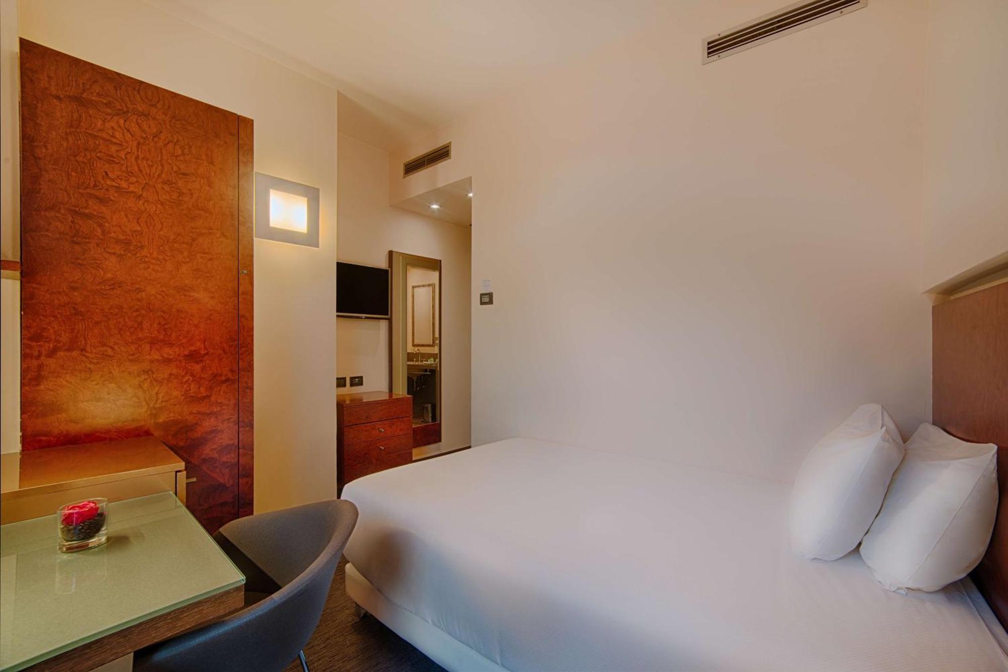 Hotel NH Bergamo Esterno foto