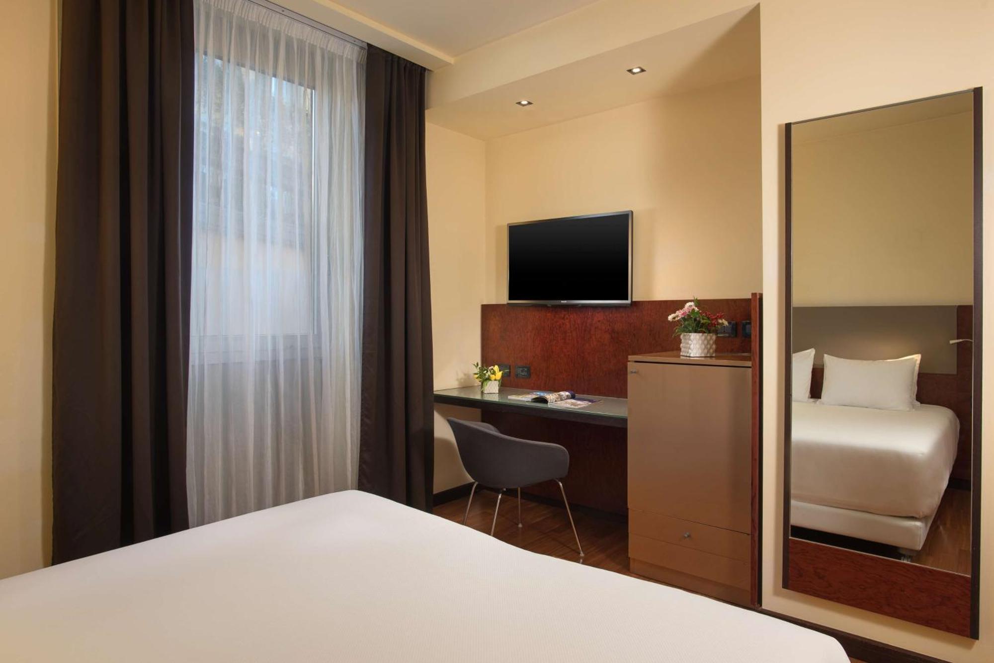 Hotel NH Bergamo Esterno foto