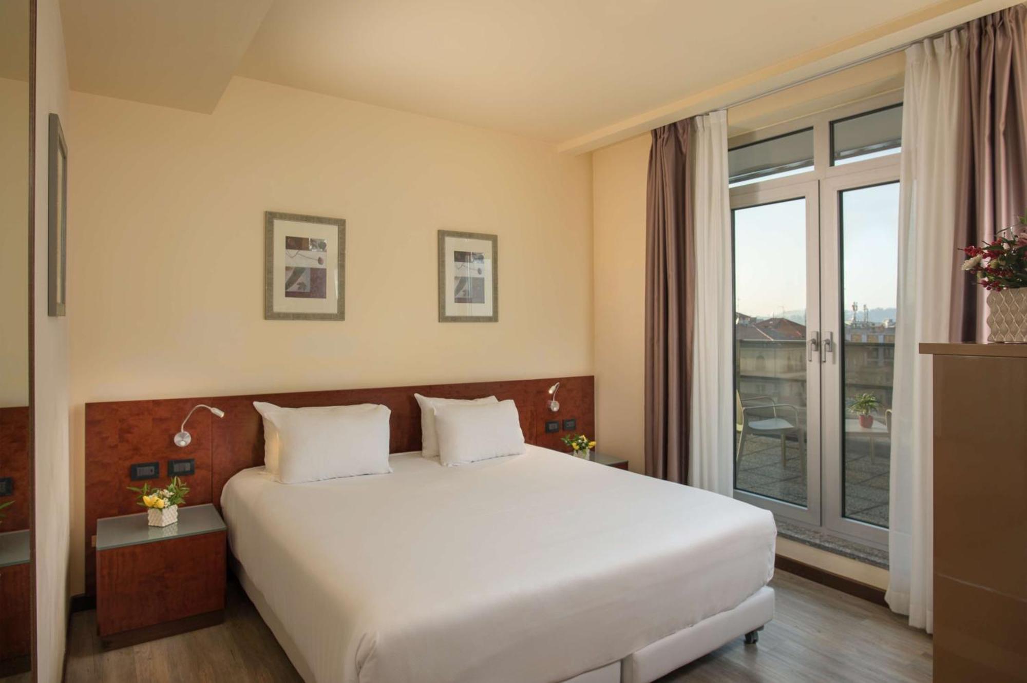Hotel NH Bergamo Esterno foto