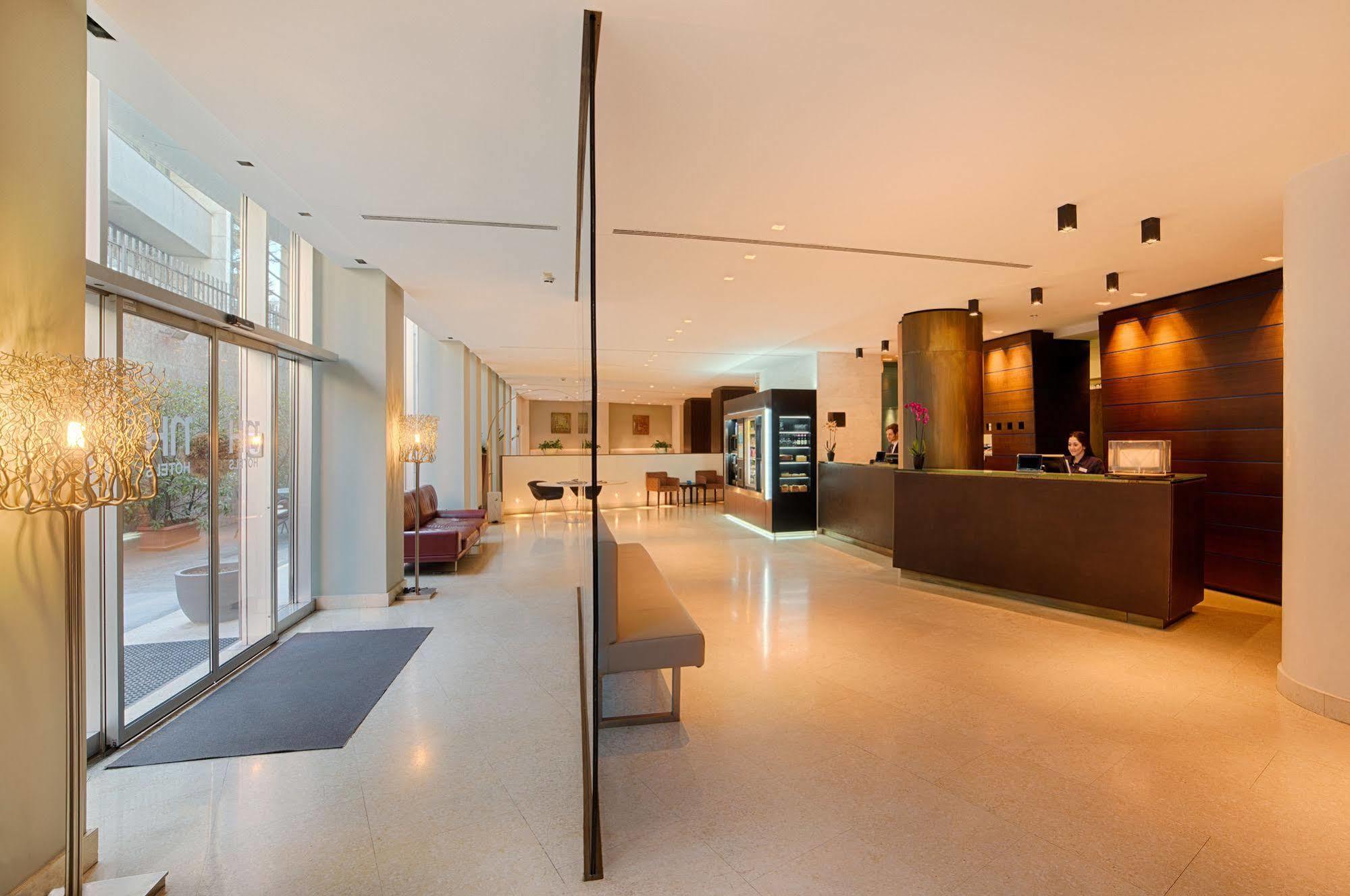 Hotel NH Bergamo Esterno foto