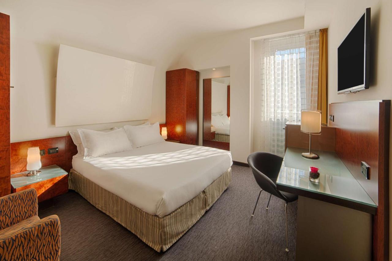 Hotel NH Bergamo Esterno foto